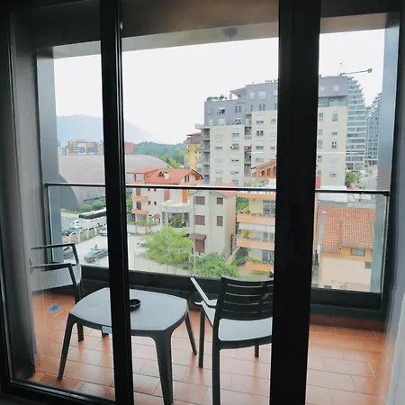 Miku - Unique 3 Bedroom At Olympic تيرانا