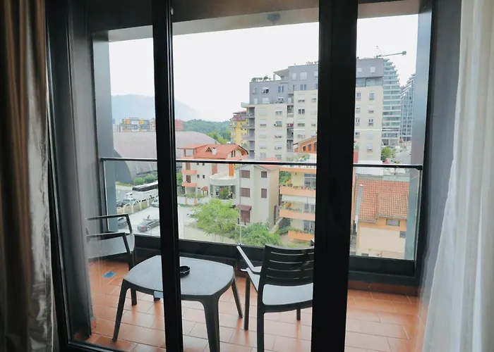 Miku - Unique 3 Bedroom At Olympic טיראנה