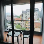 Miku - Unique 3 Bedroom At Olympic Tirana