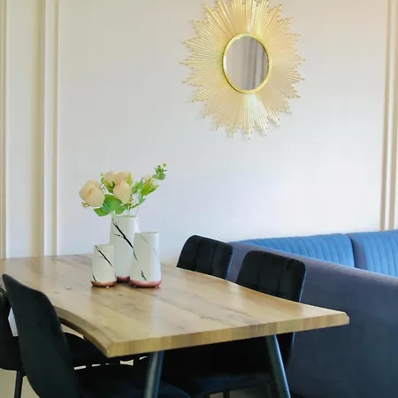 Apartmán Miku - Unique 3 Bedroom At Olympic Tirana