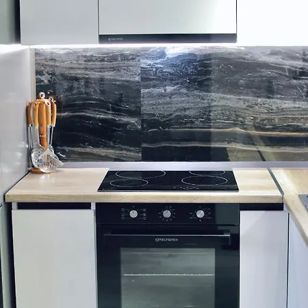 Miku - Unique 3 Bedroom At Olympic Tirana